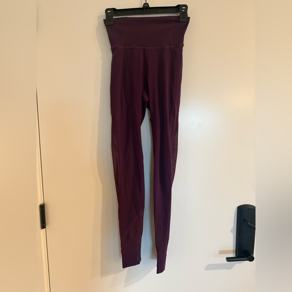 Lululemon high waisted Maroon leggings with Mesh